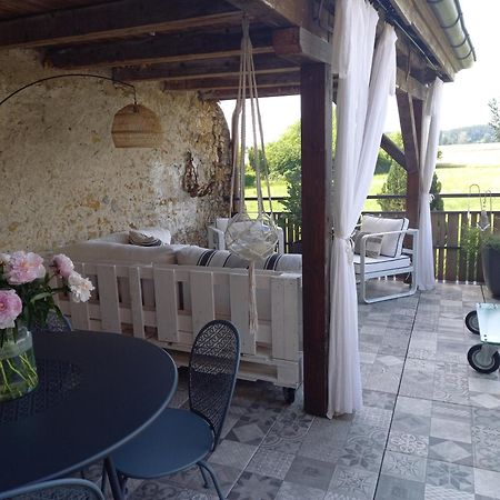 Au Bourg Bed & Breakfast Le Landeron Bagian luar foto